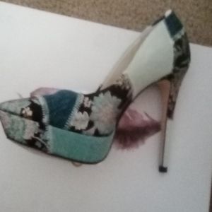 Jessica Simpson high heels